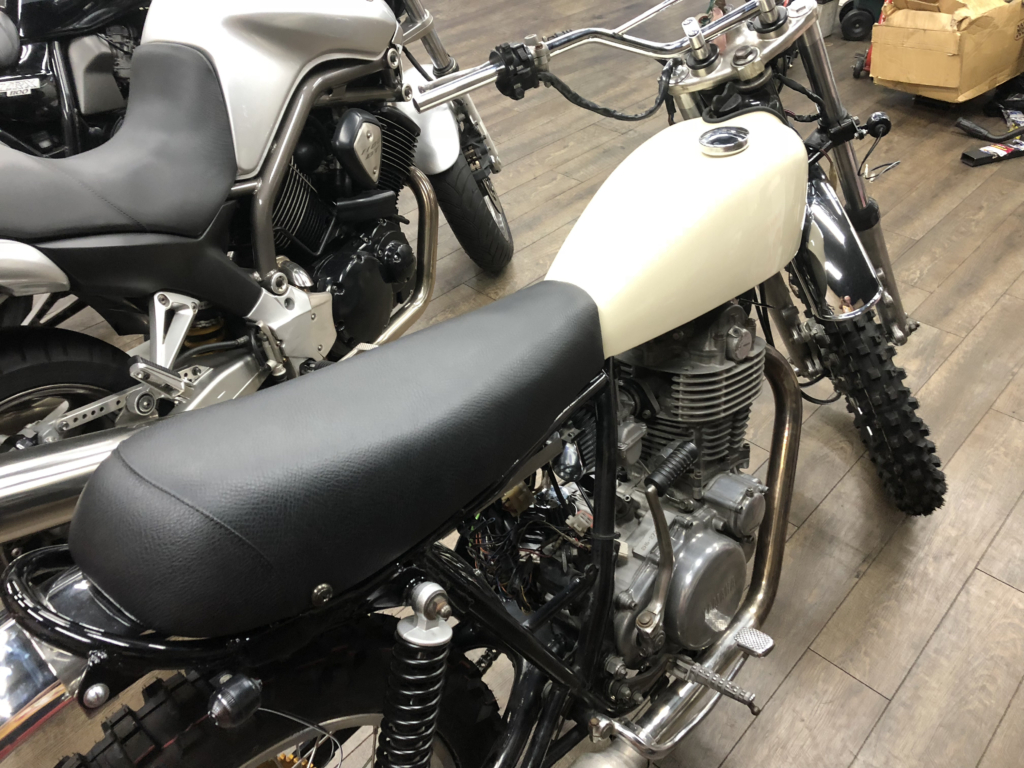 sr400 クラシックカスタム